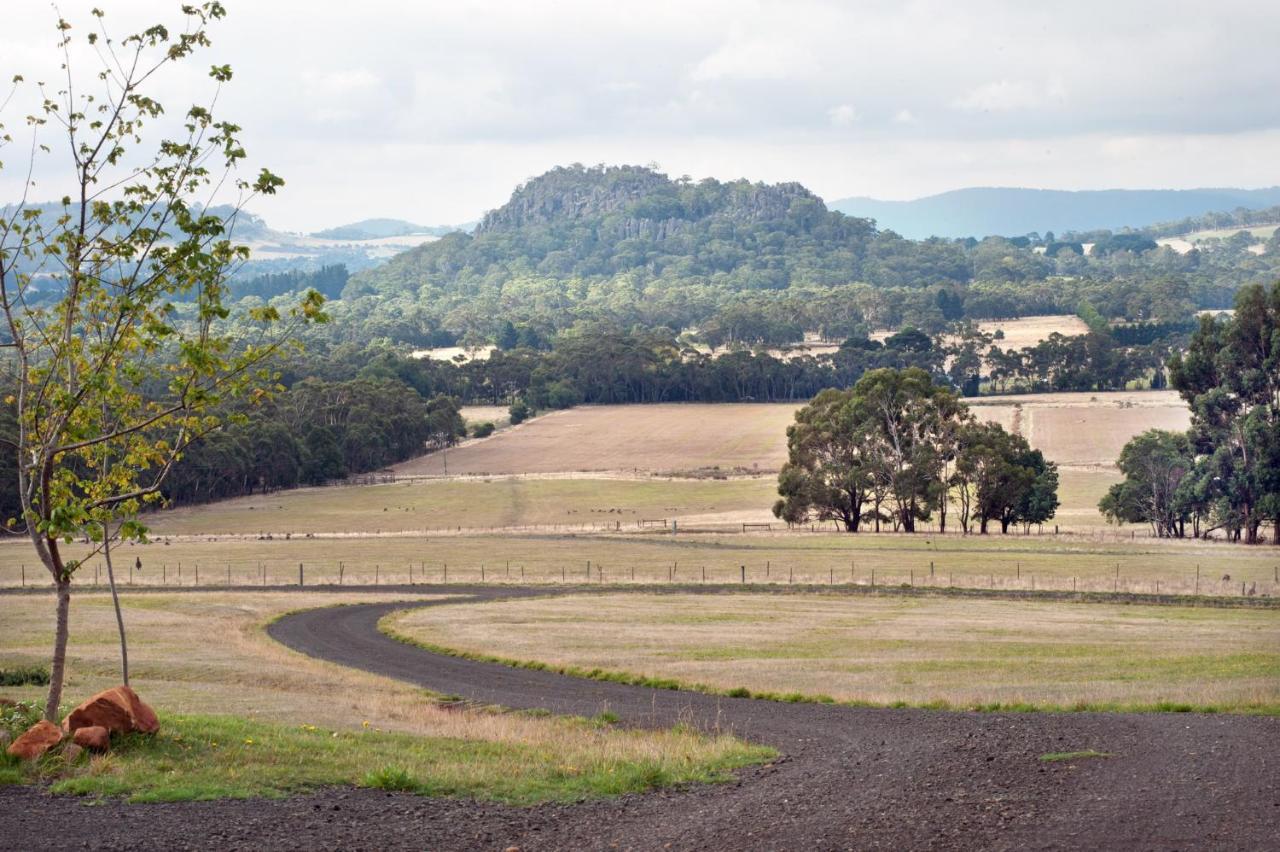 Hanging Rock Views Woodend Esterno foto