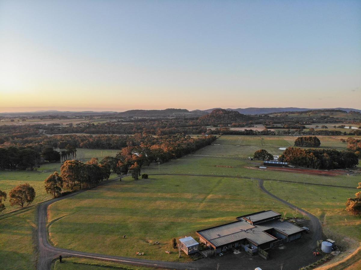 Hanging Rock Views Woodend Esterno foto