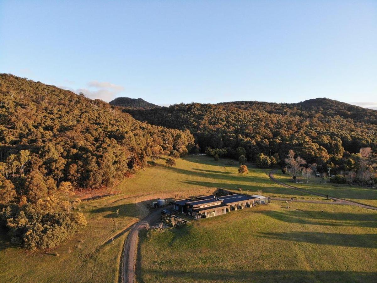 Hanging Rock Views Woodend Esterno foto