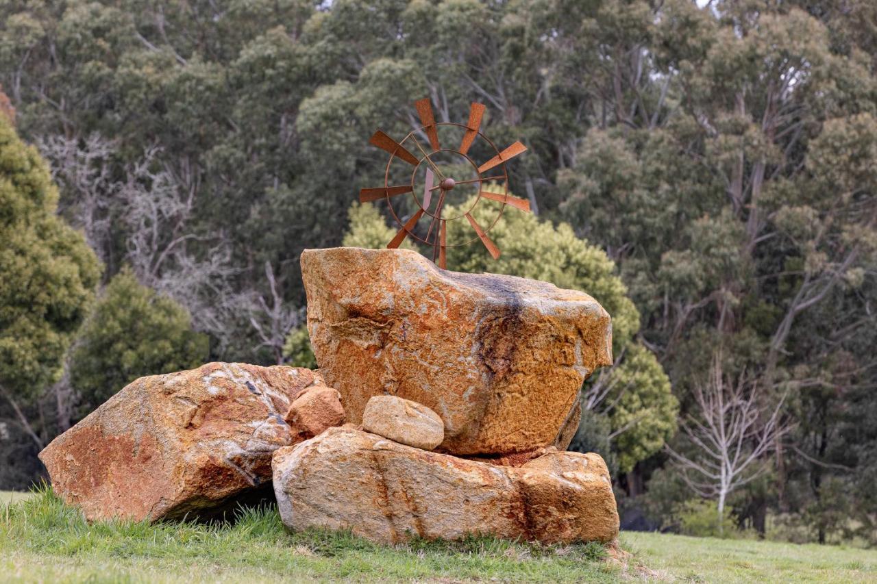 Hanging Rock Views Woodend Esterno foto